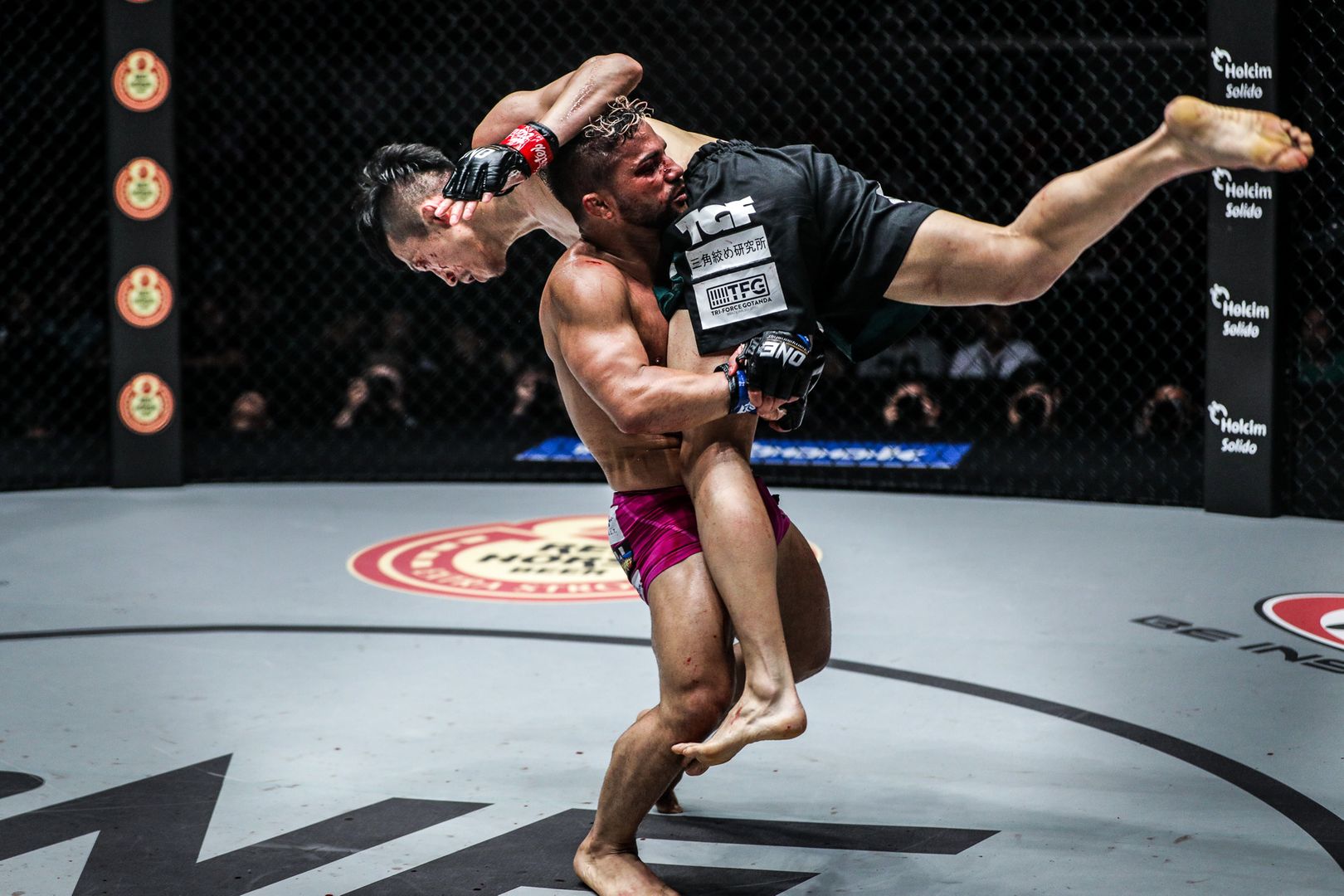 Cuban MMA fighter Gustavo Balart picks up Tatsumitsu Wada