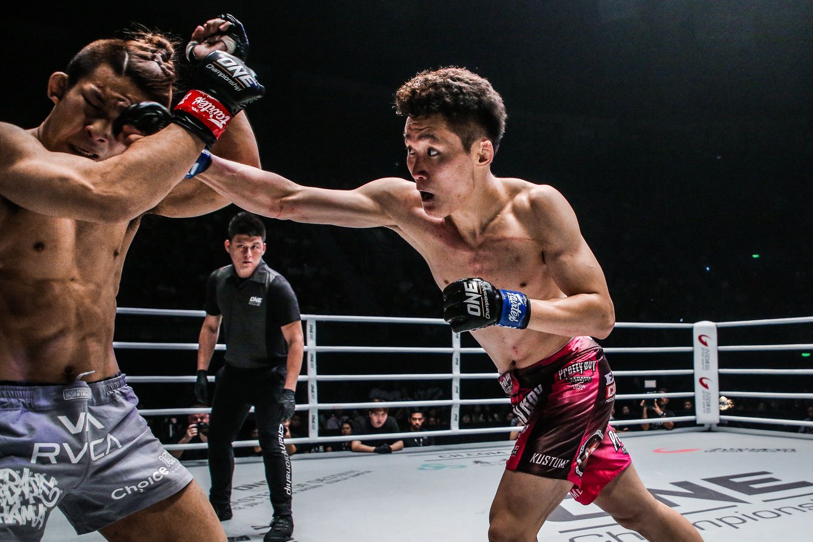 Kwon Won Il attacks Koyomi Matsushima