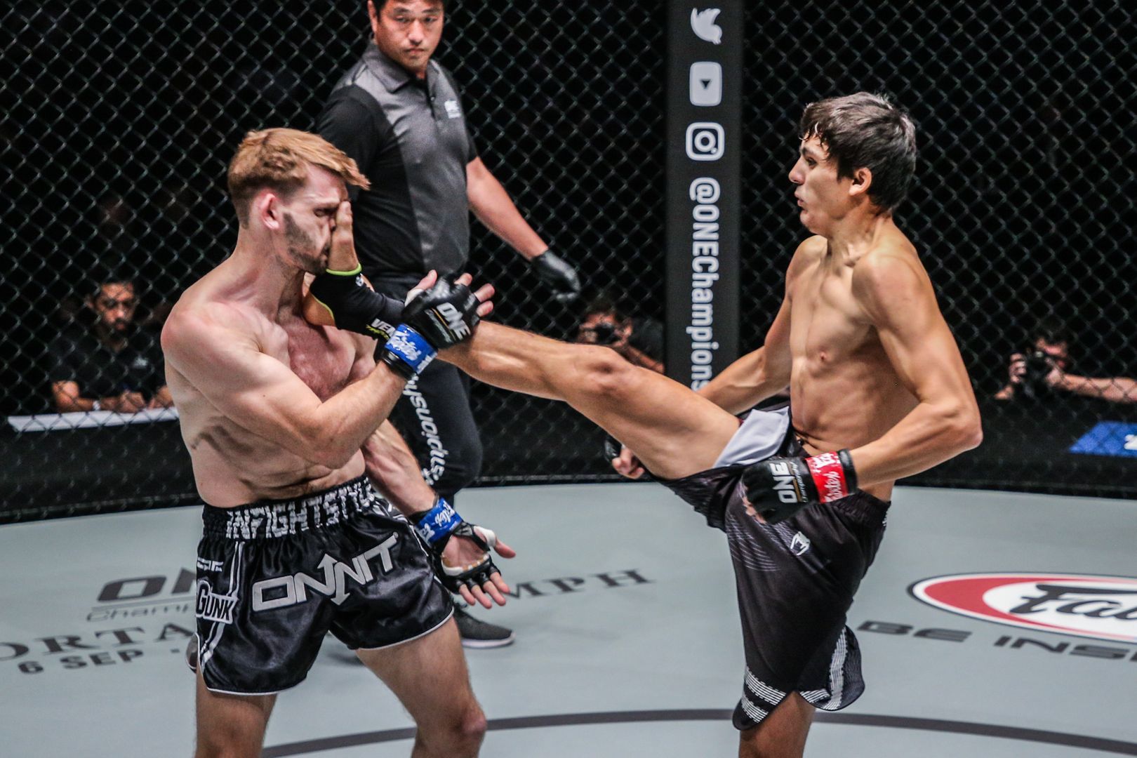 Russian Muay Thai specialist lands a push kick to Ognjen Topic's face