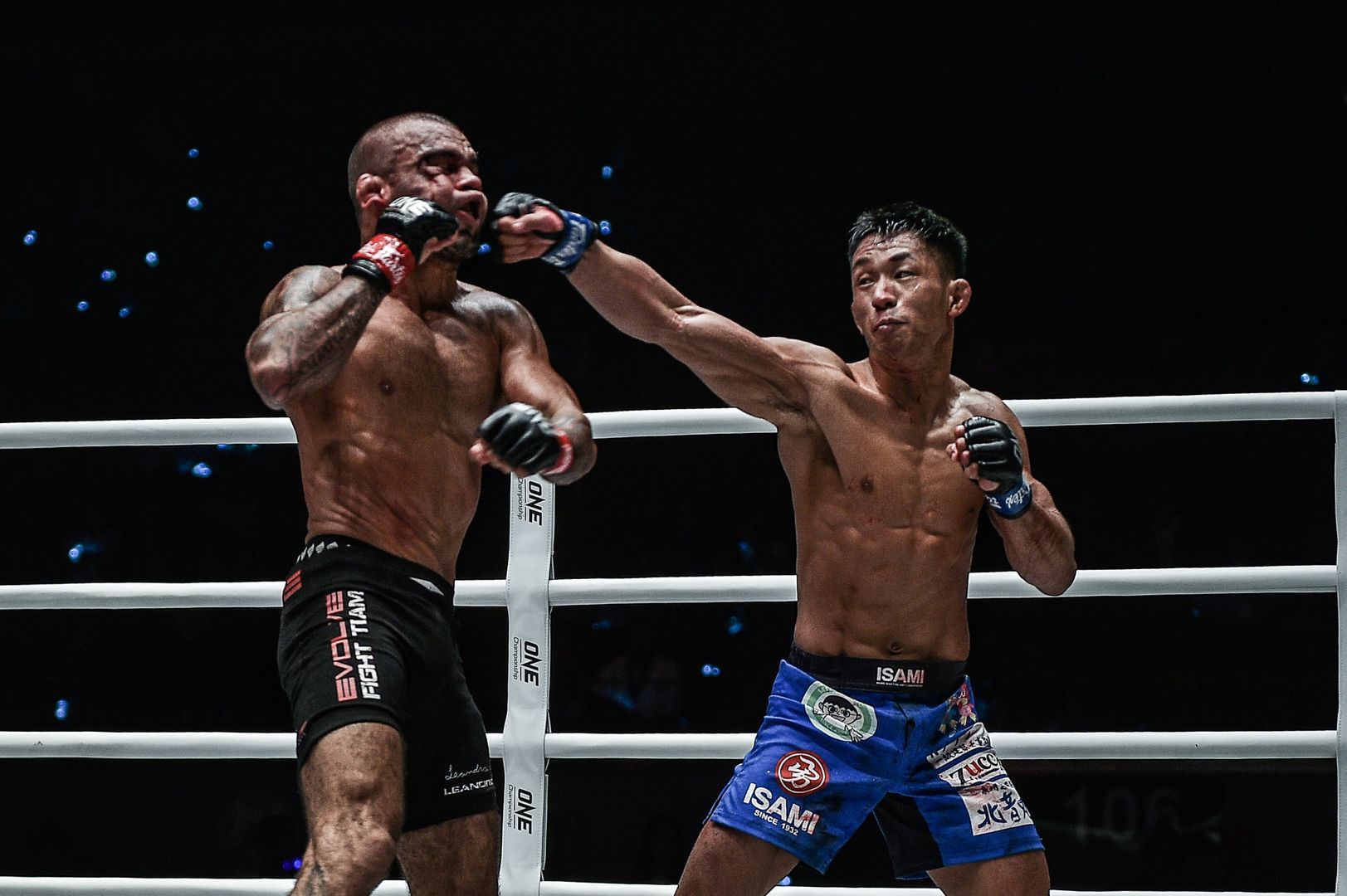 Daichi Takenaka lands a perfect right hand to the face at ONE: DAWN OF HEROES.