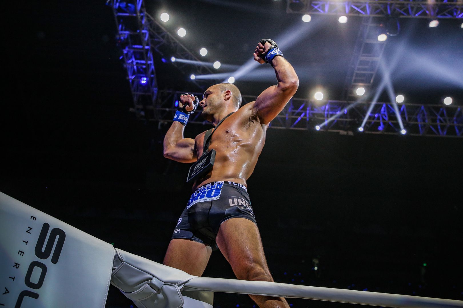 American megastar Eddie Alvarez celebrates his big win with the winner's medal in the corner