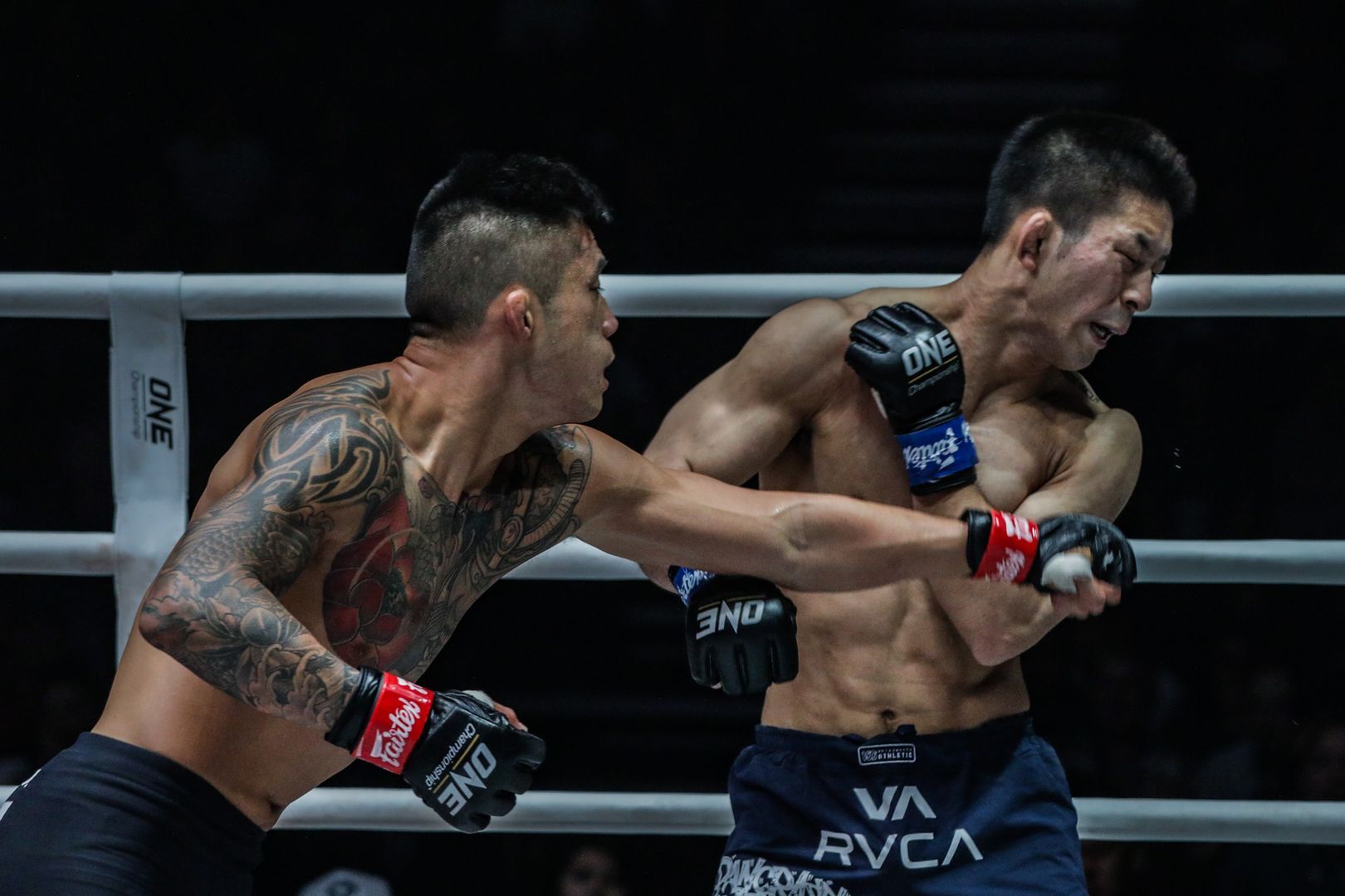 Martin Nguyen lands a left hand on World Title challenger Koyomi Matsushima.