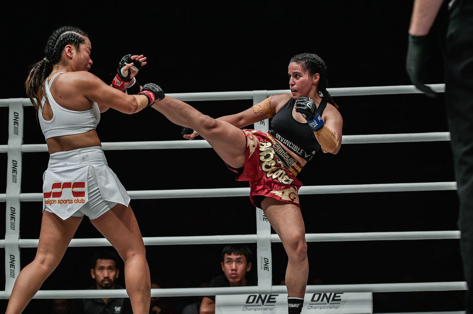 Bi Nguyen defeats Puja Tomar at ONE IMMORTAL TRIUMPH DA 2149.jpg