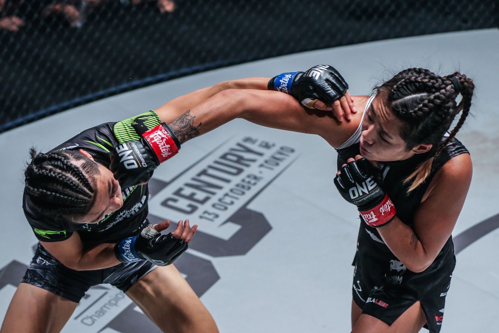 Angela Lee defeats Xiong Jing Nan at ONE CENTURY DC DUX_2582.jpg