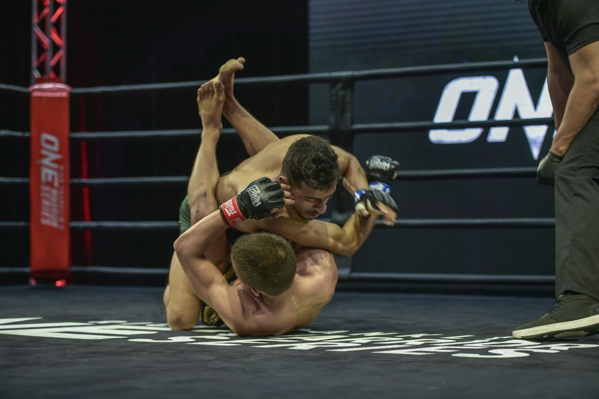 Irfan Ahmad defeats Peter Danesoe