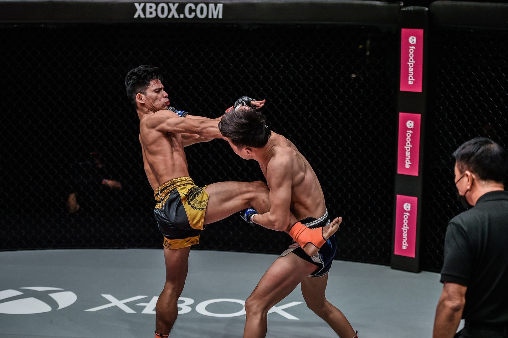 Azwan Che Wil Wang Wenfeng 1920X1278 15.jpg