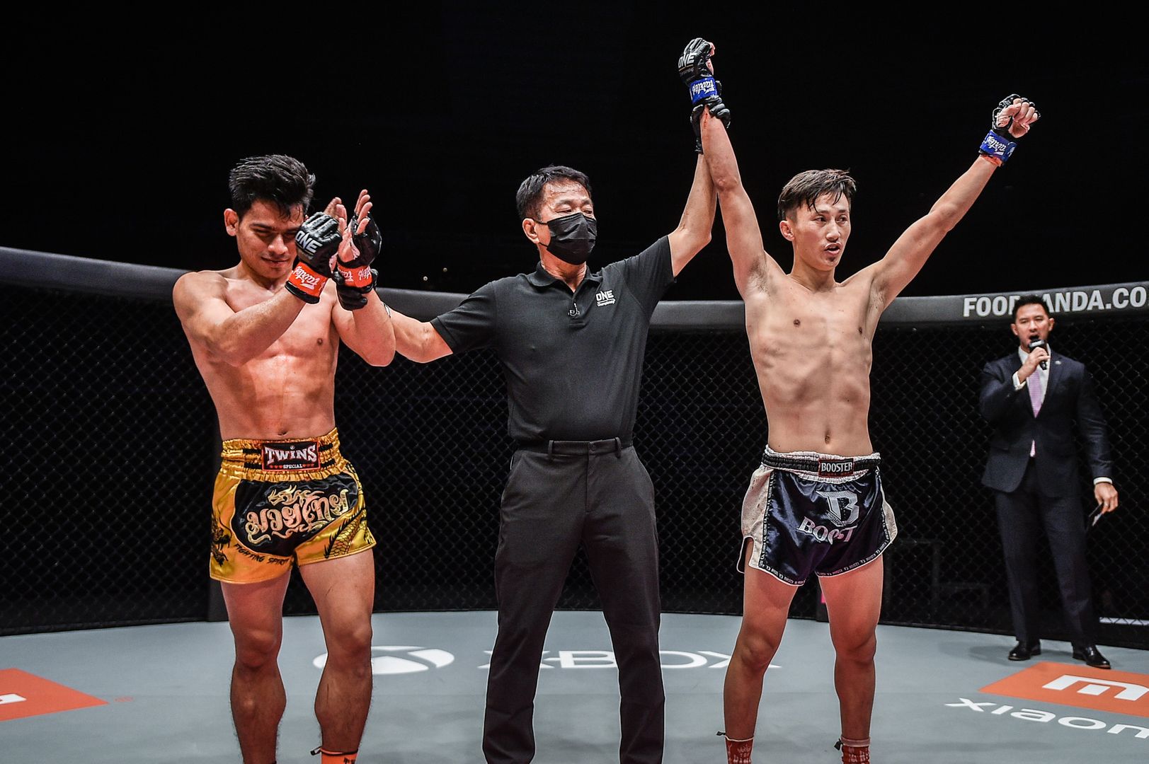 Azwan Che Wil Wang Wenfeng 1920X1278 2.jpg