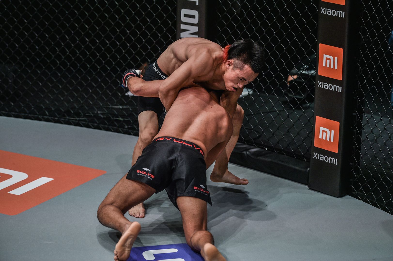 Hexigetu Dejdamrong Sor Amuaysirichoke mixed martial arts 1920X1278 2.jpg