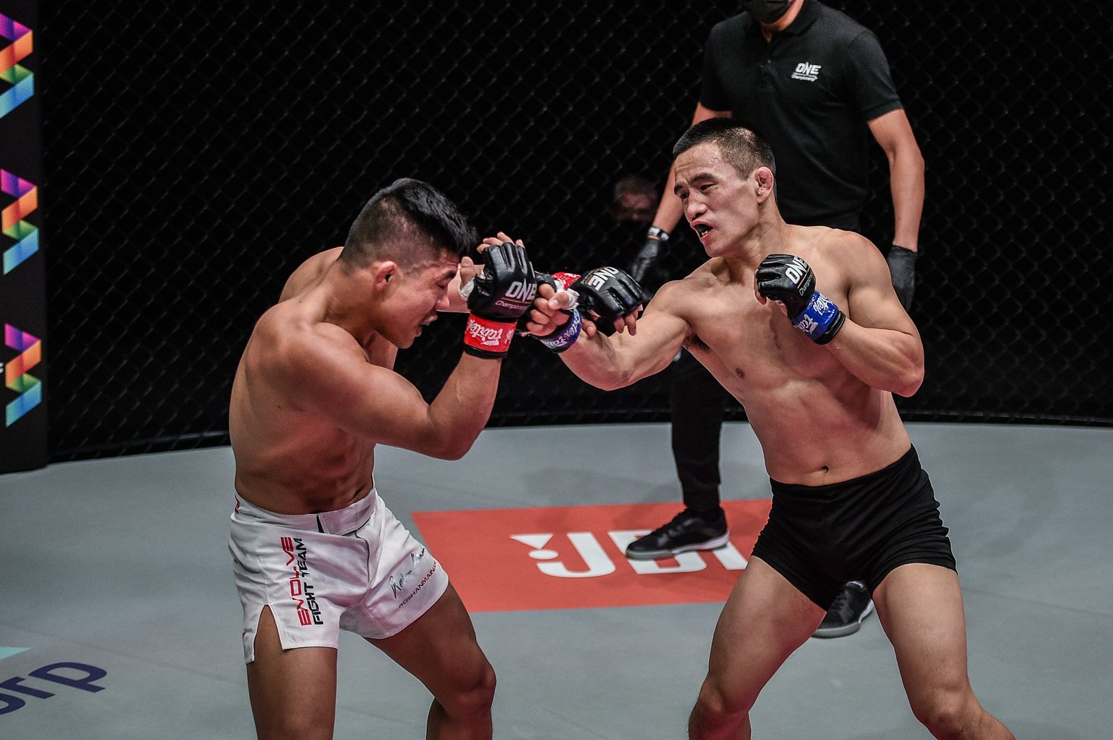 Live action shots of MMA fighters Roshan Mainam and Liu Peng Shuai from ONE: REIGN OF DYNASTIES on 9 October!