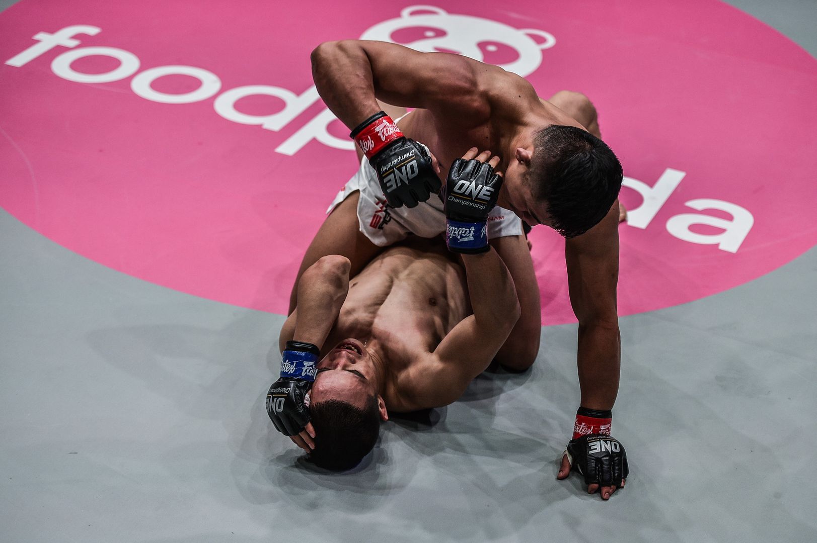 Live action shots of MMA fighters Roshan Mainam and Liu Peng Shuai from ONE: REIGN OF DYNASTIES on 9 October!