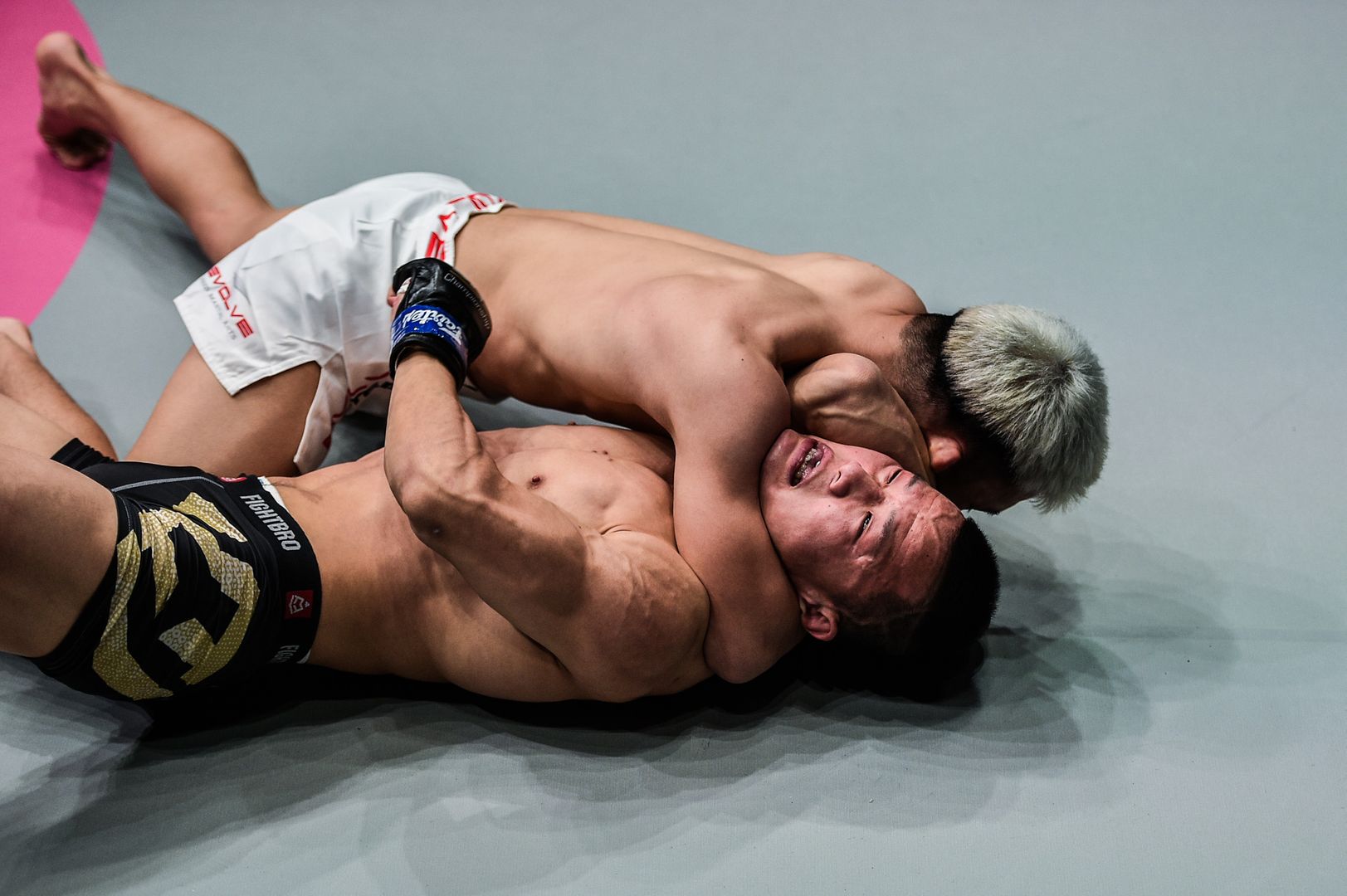 Ryuto Sawada Miao Li Tao mixed martial arts 1920X1278 13.jpg