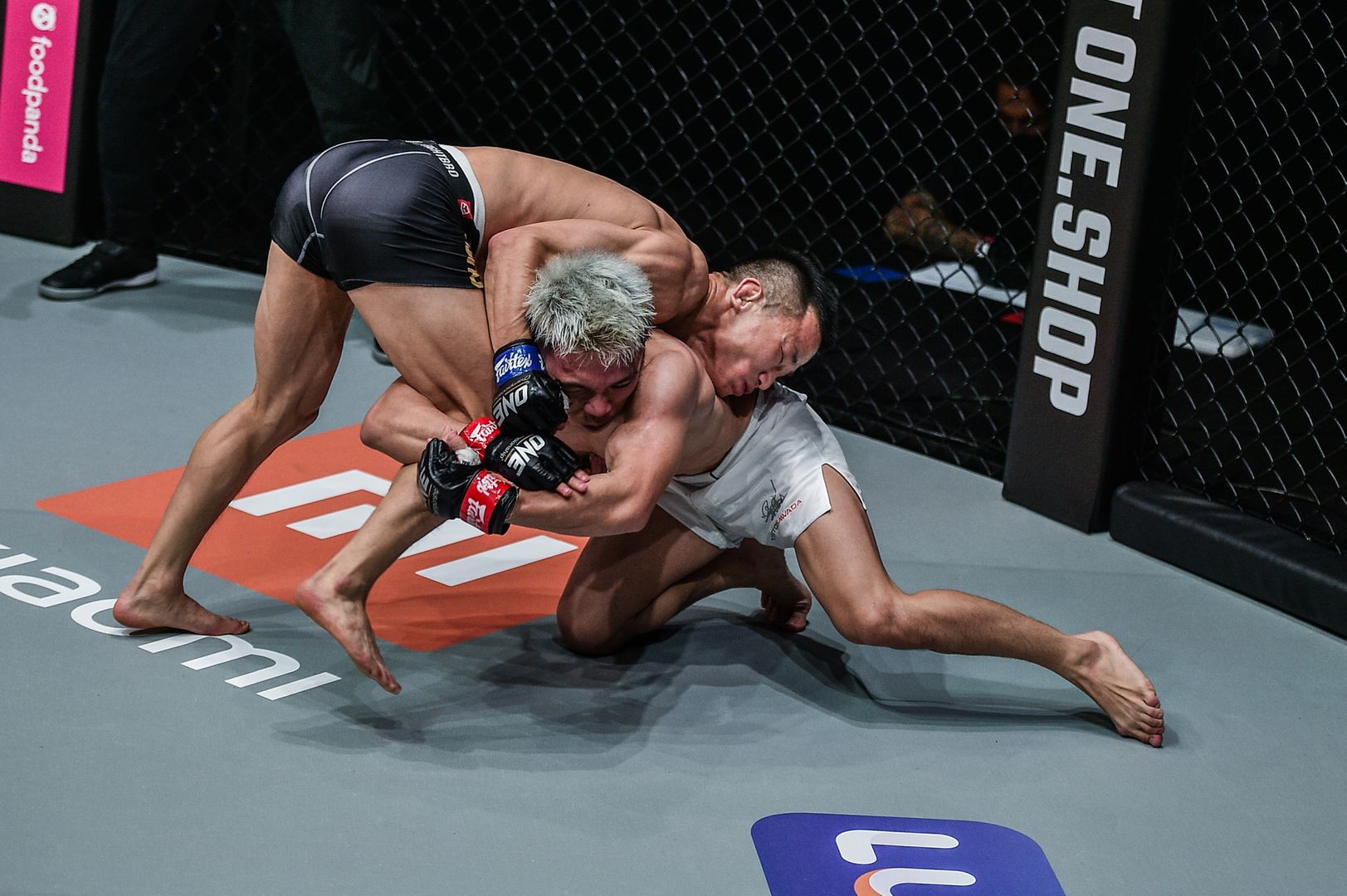 Ryuto Sawada Miao Li Tao mixed martial arts 1920X1278 22.jpg