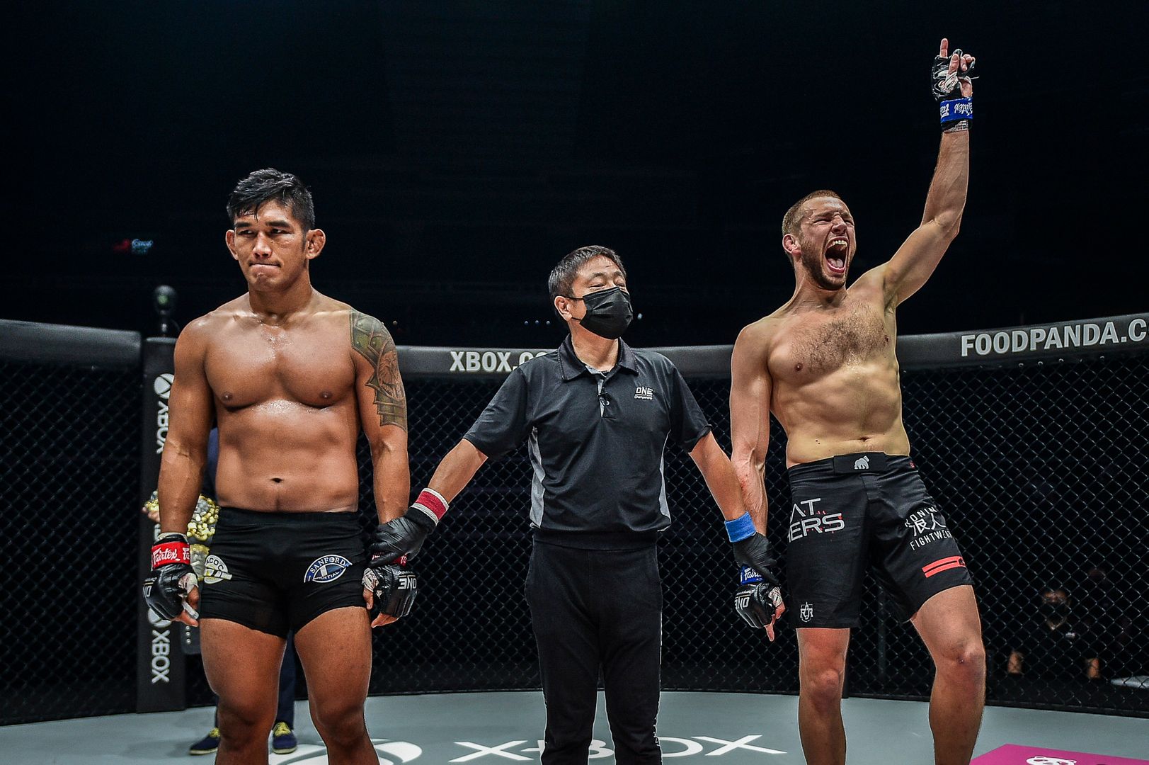 Reinier De Ridder fights Aung La N Sang at ONE: INSIDE THE MATRIX on Friday, 30 October
