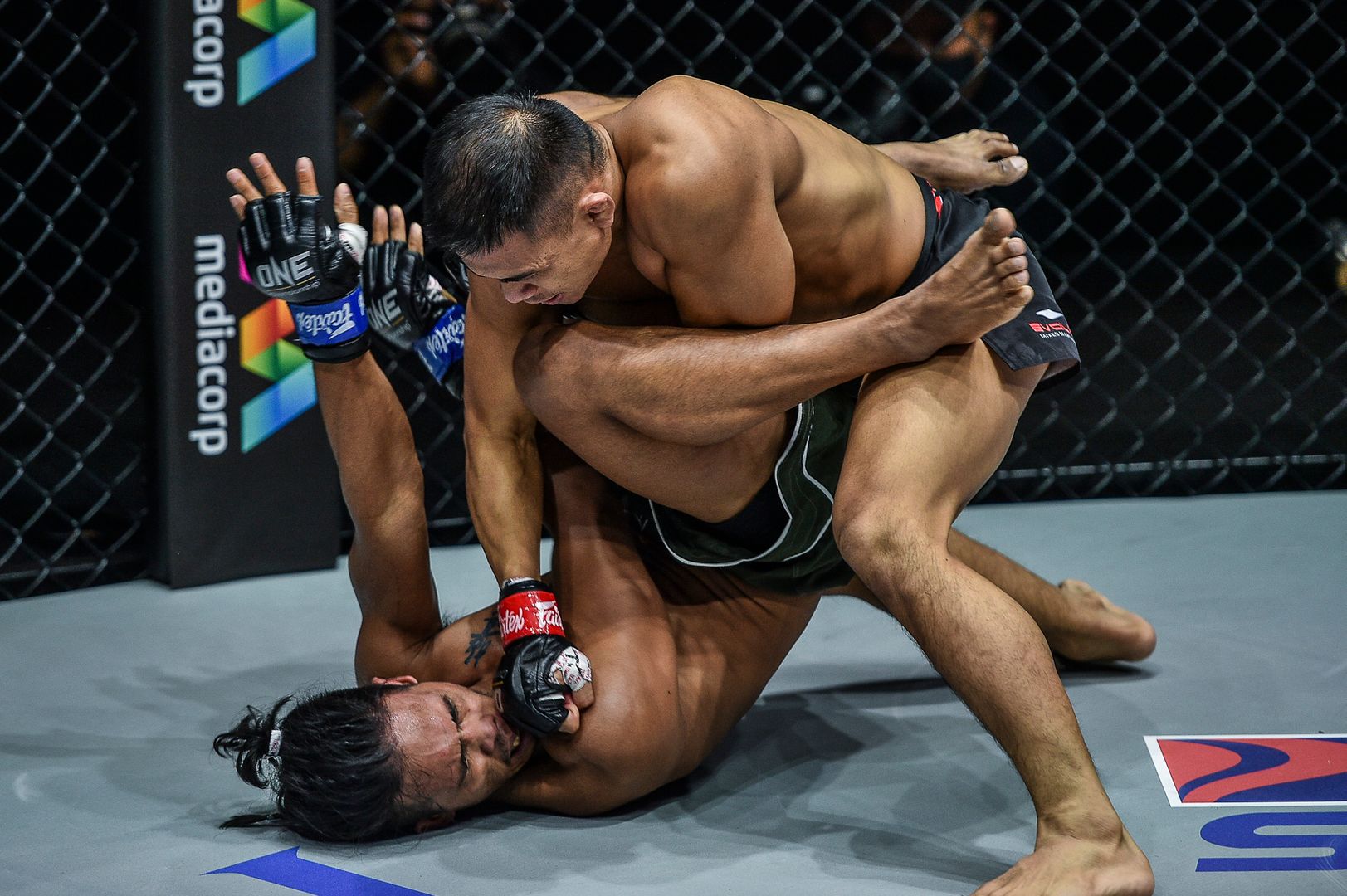 Indonesia MMA star Eko Roni Saputra fights Ramon Gonzales at ONE: INSIDE THE MATRIX II in Singapore