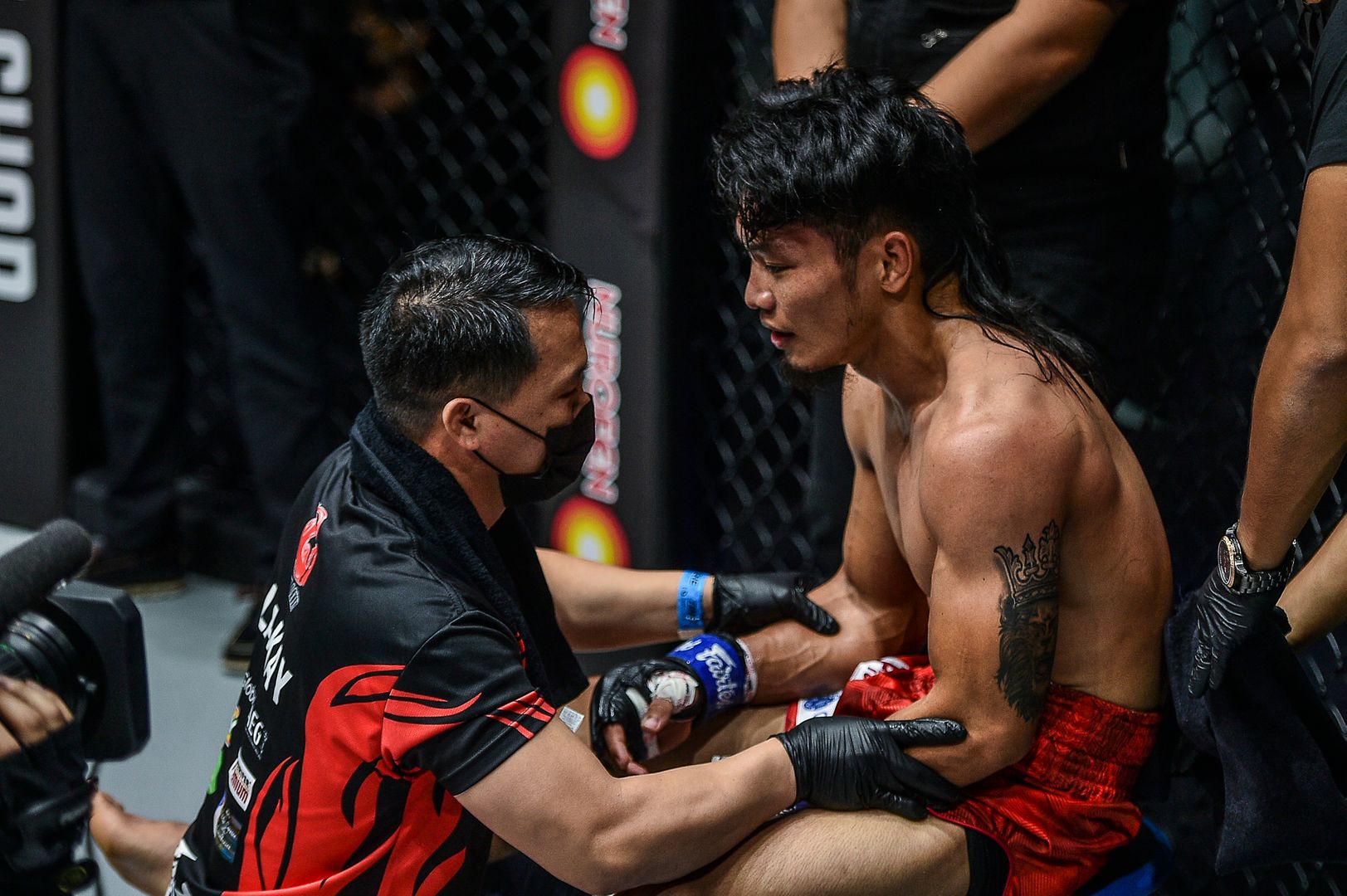 Mark Sangiao coaches Lito Adiwang during his MMA fight