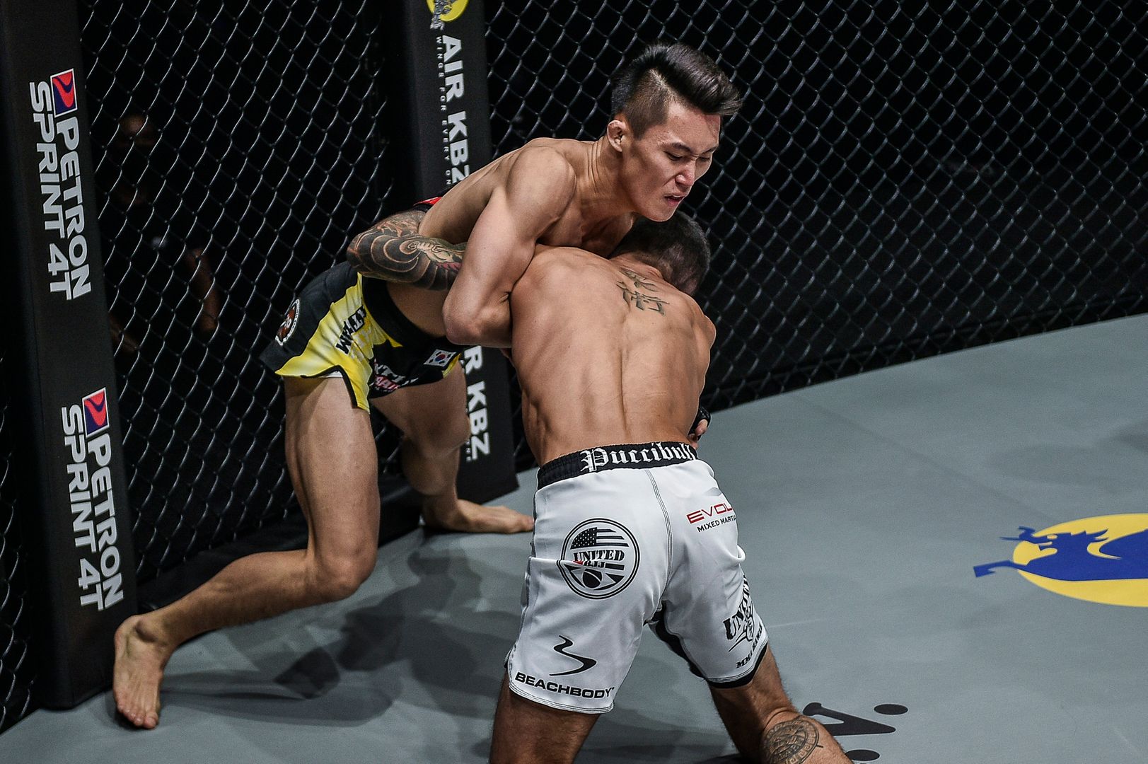 Kwon Won Il Bruno Pucci inside the matrix iv 17.jpg