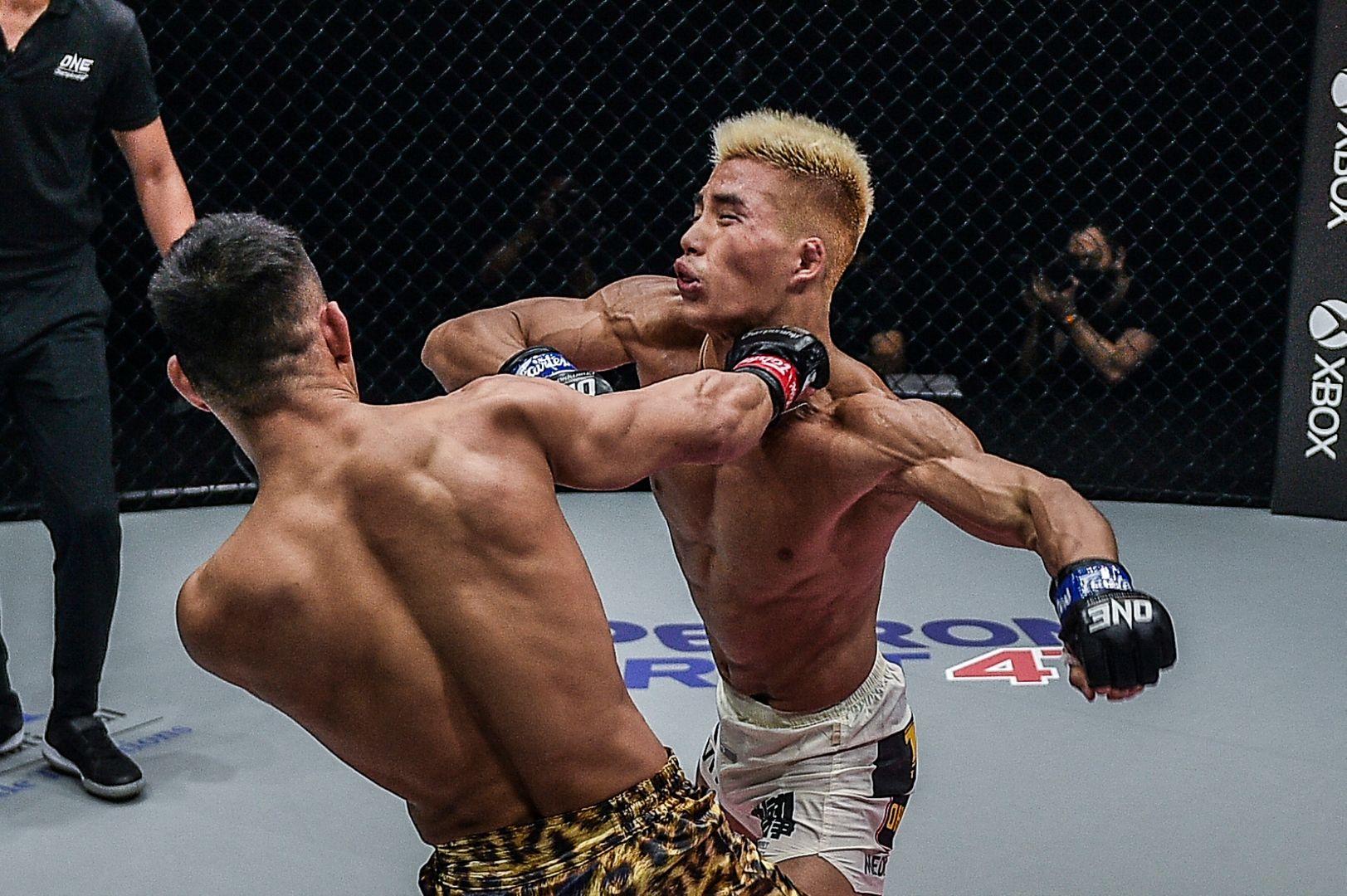 Ryogo Takahashi Yoon Chang Min inside the matrix iv 27.jpg