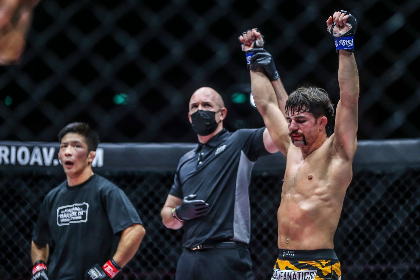 Koyomi Matsushima Garry Tonon BIG BANG 1920X1280 4.jpg