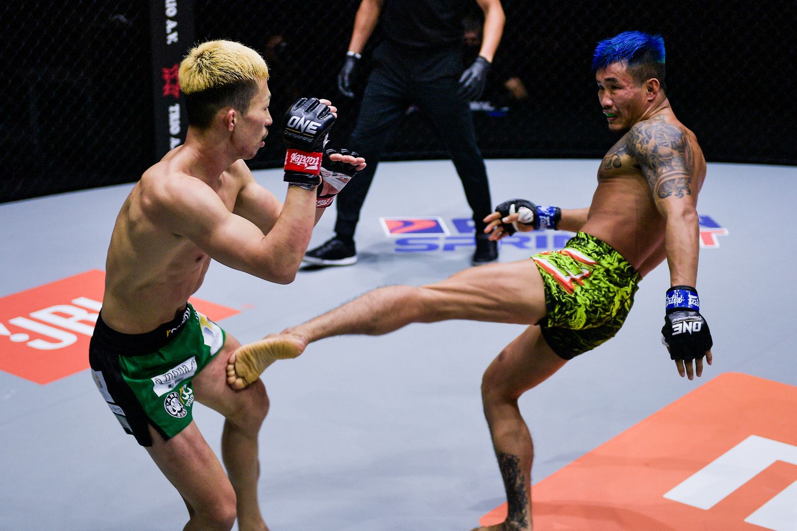 Tatsumitsu wada yodkaikaew fairtex one collision course 1920X1280 26.jpg