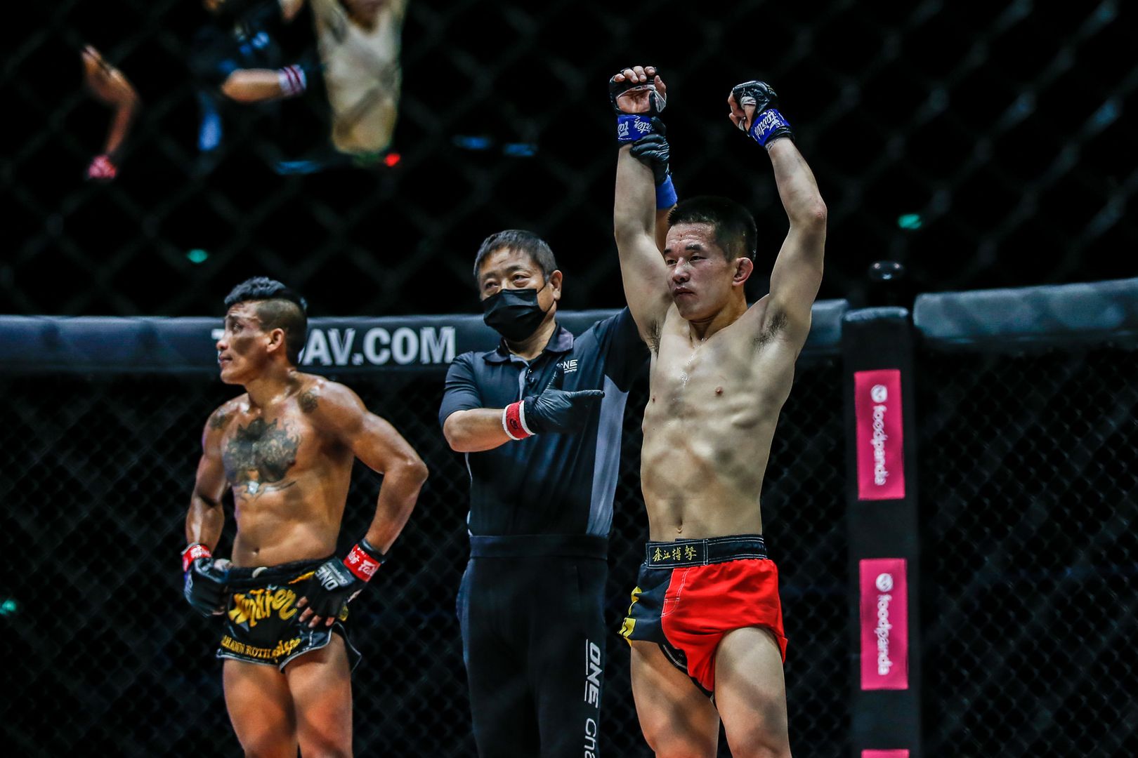 xie wei chan rothana one collision course 1920X1280 21.jpg