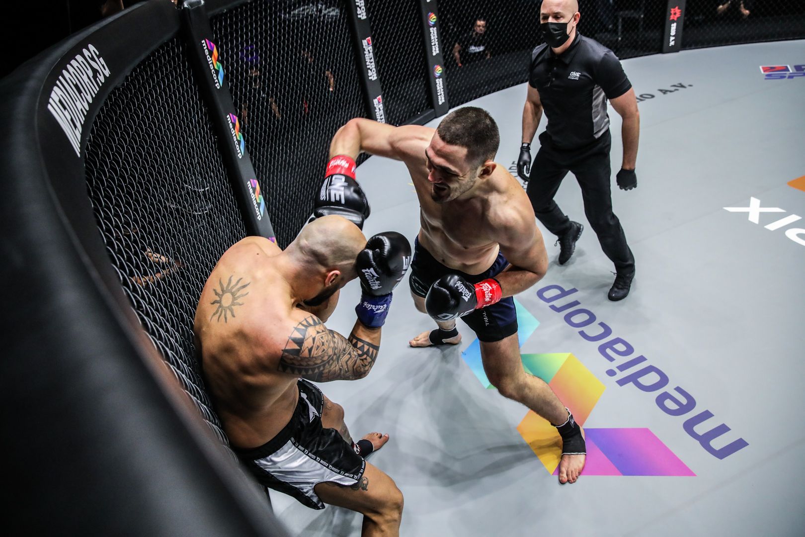 Rade Opacic punches Bruno Susano