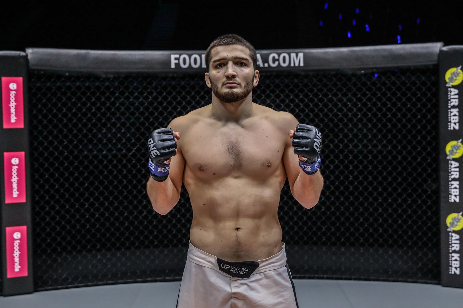 Gadzhimurad Abdulaev celebrates his win over Zebaztian Kadestam