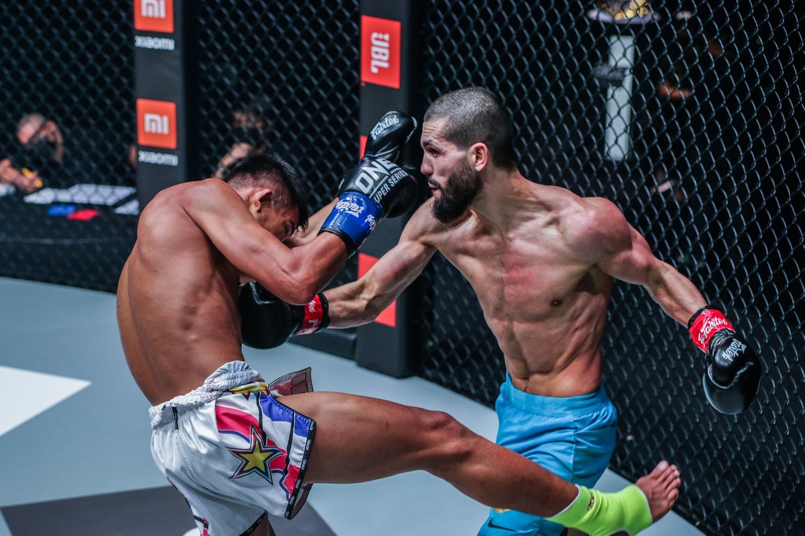 Ilias Ennahachi fights Superlek Kiatmoo9 at ONE: FISTS OF FURY