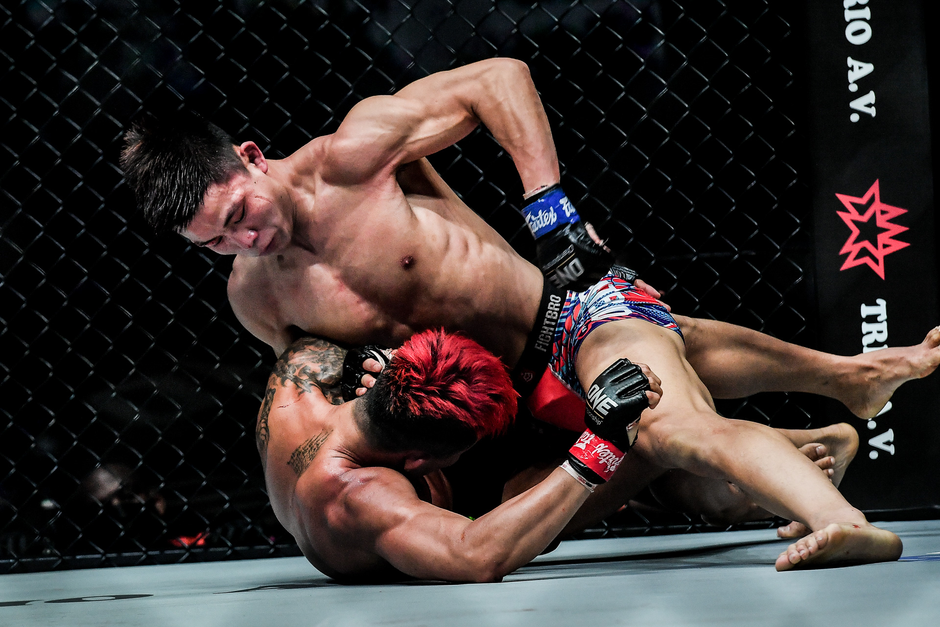 Yodkaikaew Fairtex Hu Yong FISTS OF FURY III 1920X1280 16.jpg