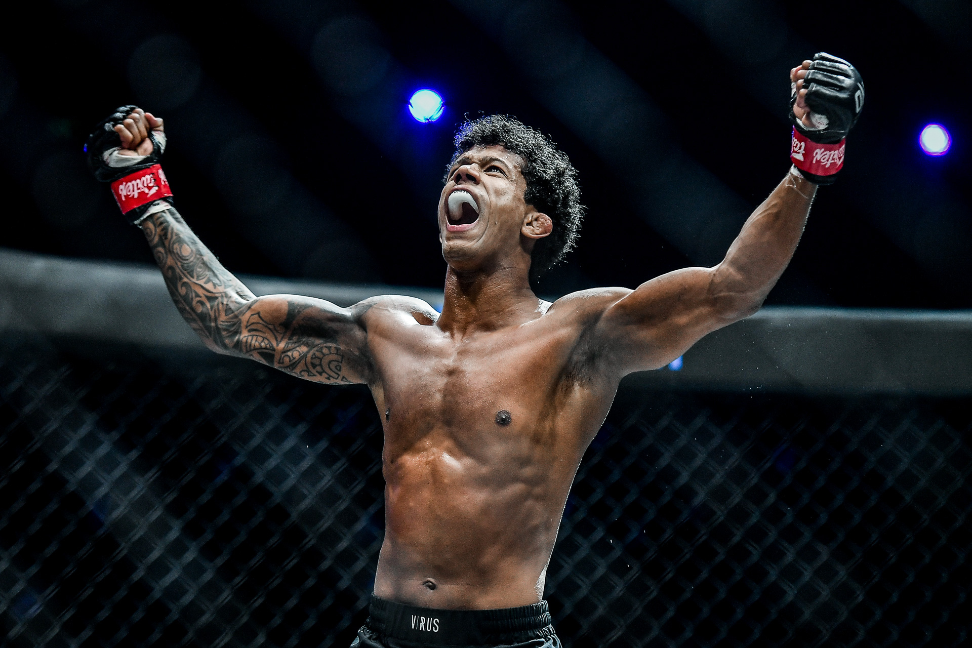 Adriano Moraes Demetrious Johnson ONE on TNT I 35.jpg