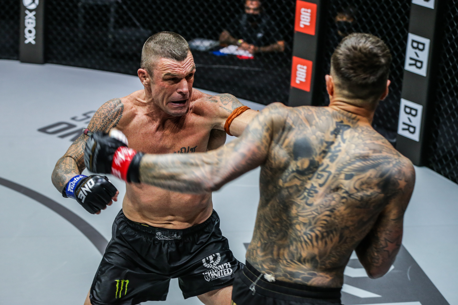 Scenes from Nieky Holzken vs. John Wayne Parr at "ONE on TNT III"
