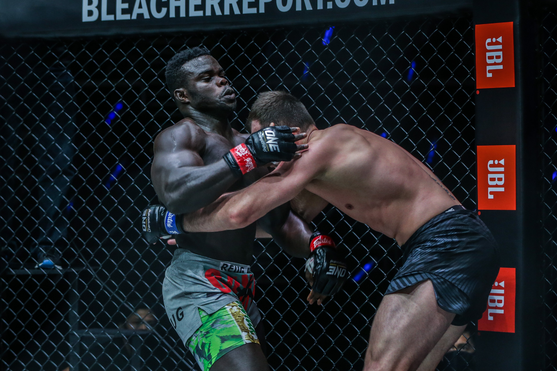 Kirill Grishenko Oumar Kane 1920X1280 ONE on TNT IV 8.jpg