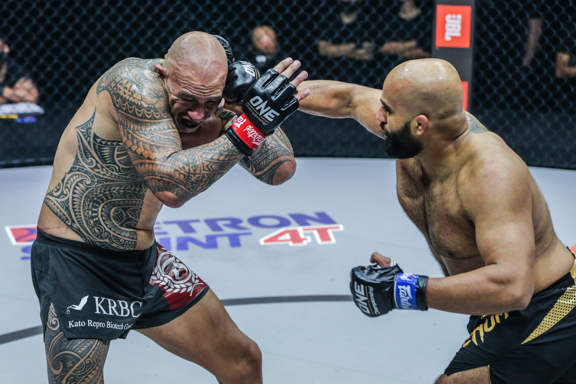 Scenes from the ONE Heavyweight World Title fight between Arjan Bhullar and Brandon Vera at ONE: DANGAL on 15 May