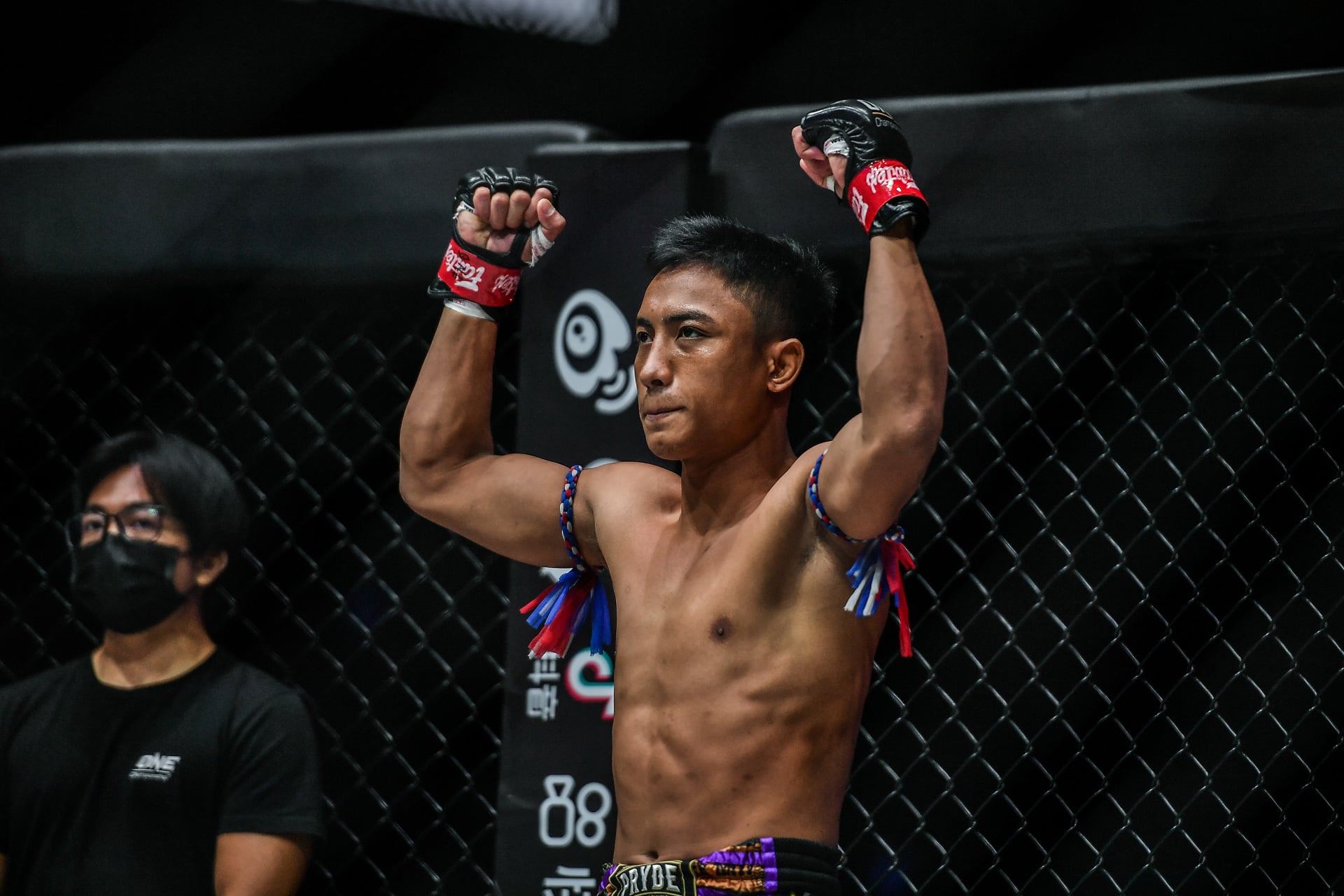 Pictures from the Mongkolpetch Petchyindee Academy vs. Elias Mahmoudi bout at ONE: FULL BLAST II