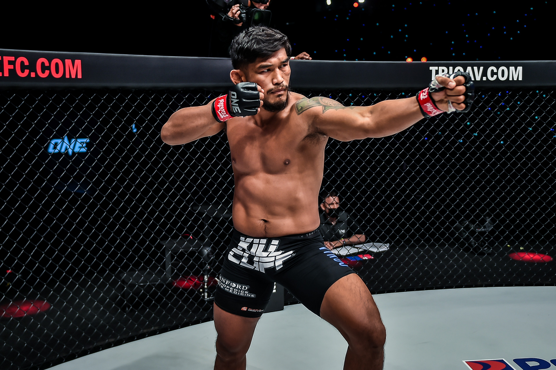Aung La N Sang Leandro Ataides BATTLEGROUND 1920X1280 19.jpg