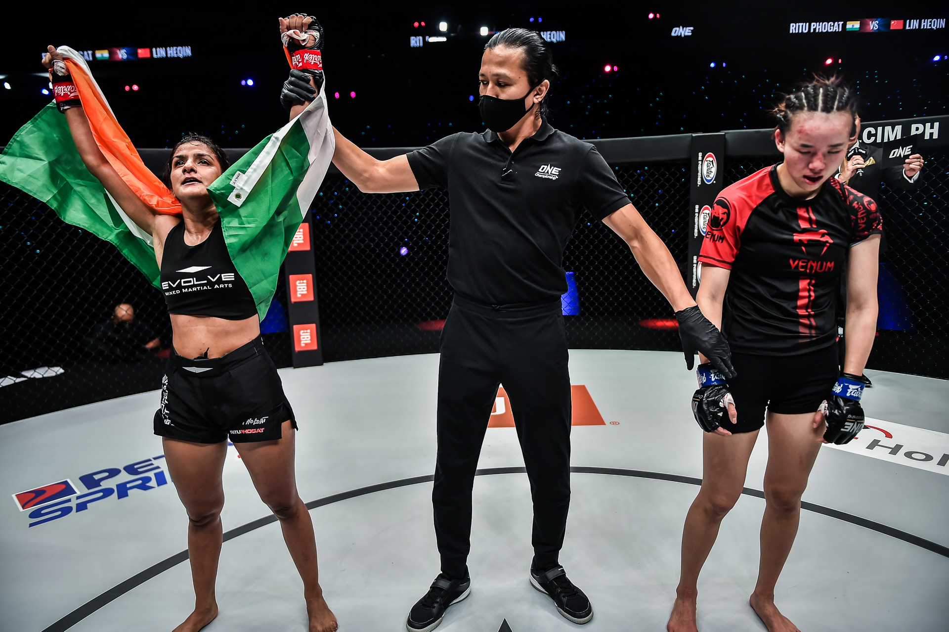 Ritu Phogat Lin Heqin BATTLEGROUND 1920X1280 22.jpg