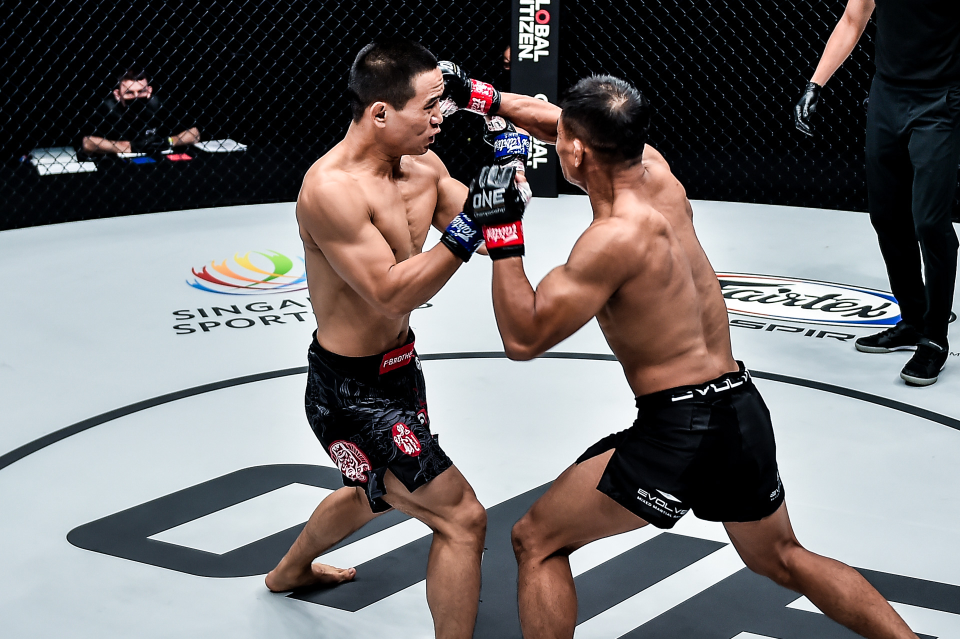 Pictures from the matchup between Eko Roni Saputra and Liu Peng Shuai at ONE: BATTLEGROUND II