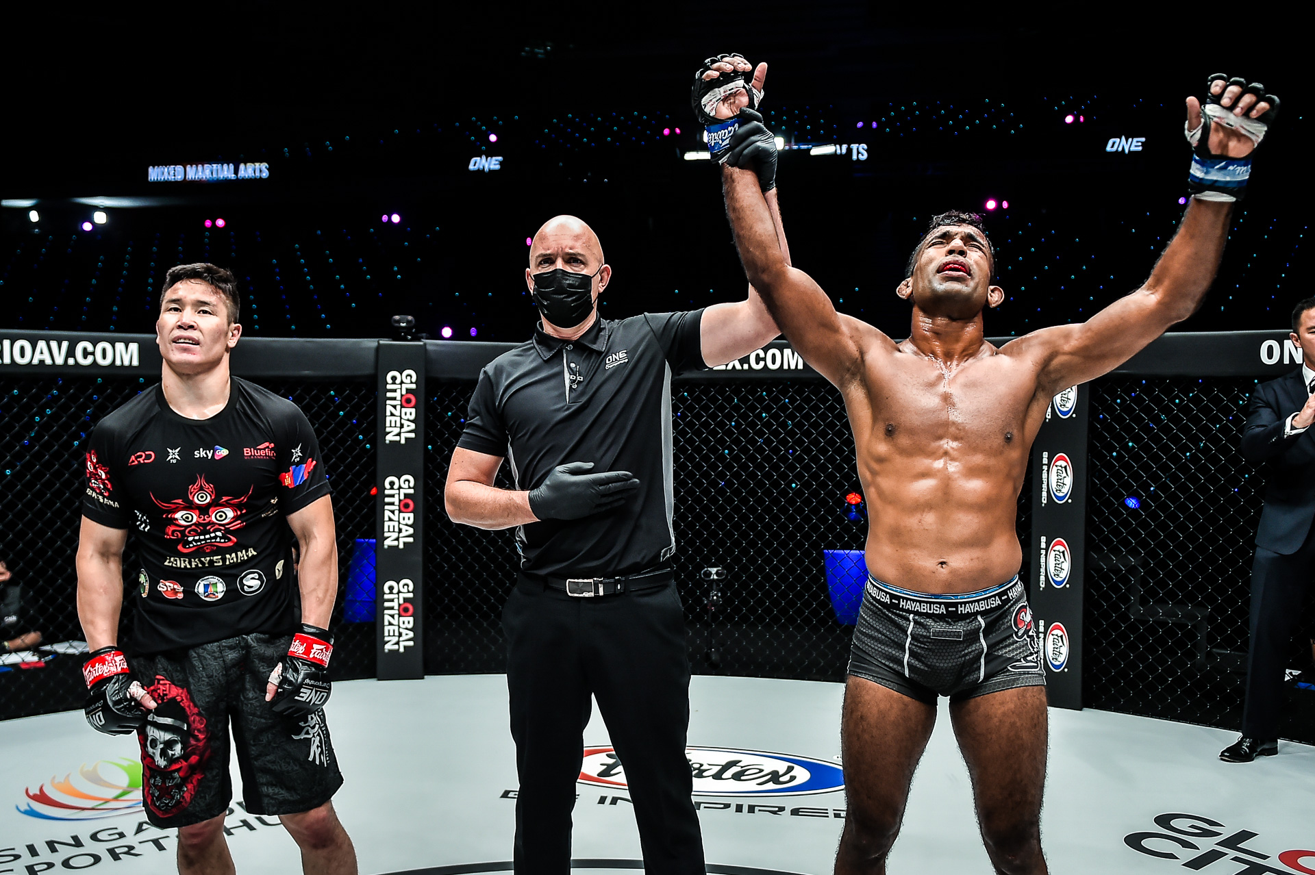 Pictures from the fight between Rahul Raju and Otgonbaatar Nergui at ONE: BATTLEGROUND II