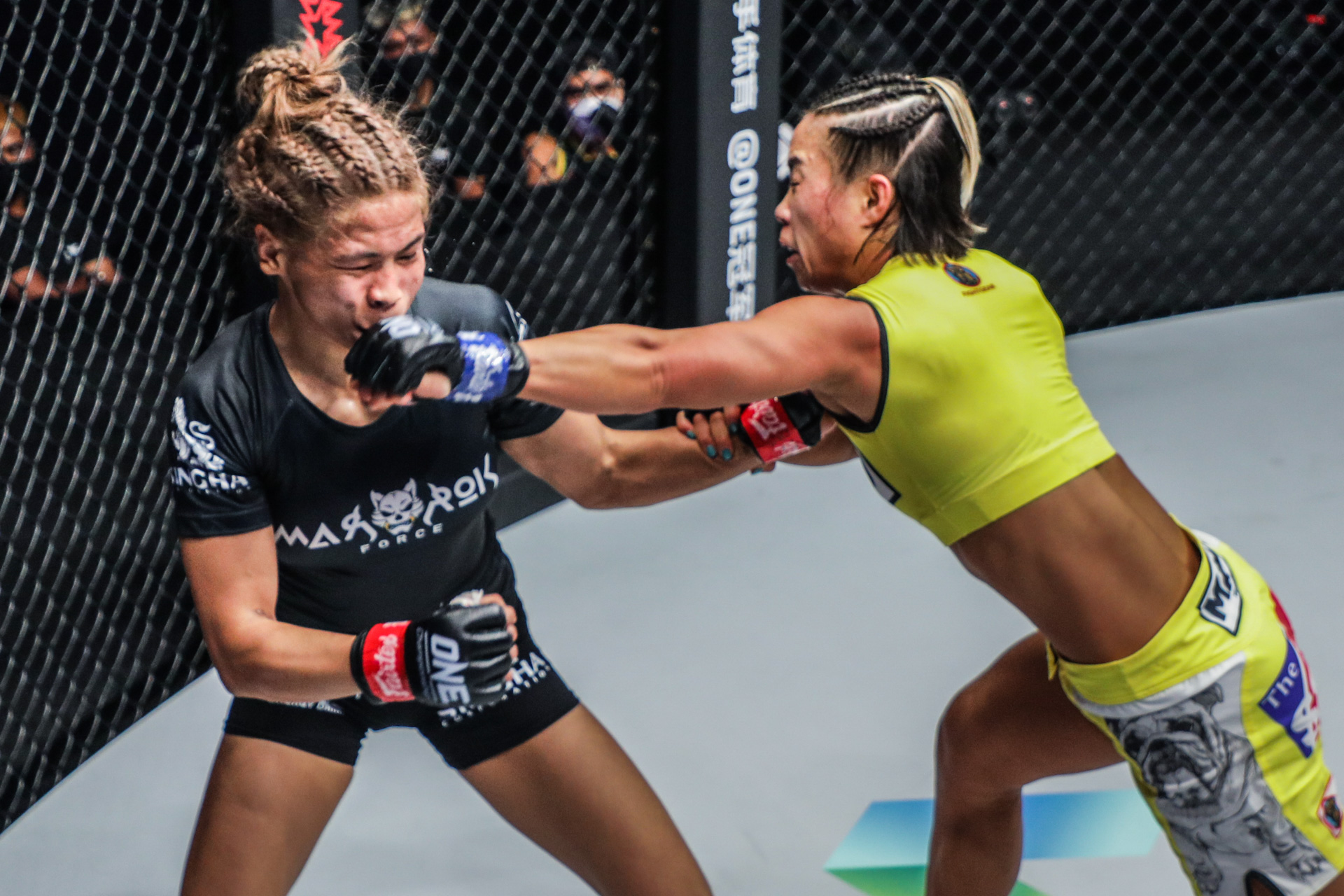 Pictures from the fight between Seo Hee Ham and Denice Zamboanga from ONE: EMPOWER