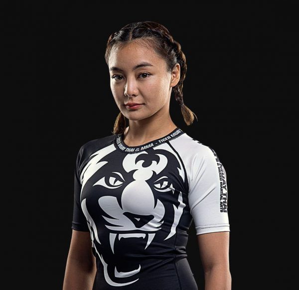 Rika_Ishige hero 1200x1165 1 600x583