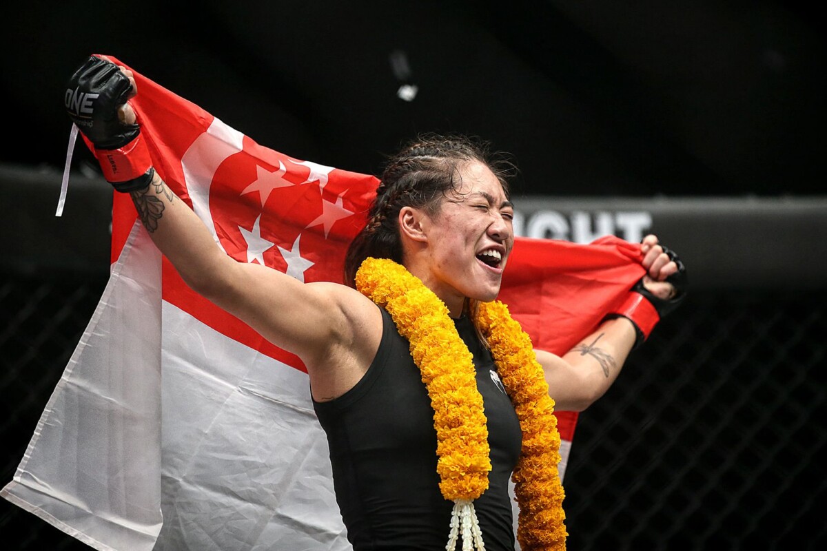 Angela Lee 09_08 DW_3082 1200x800