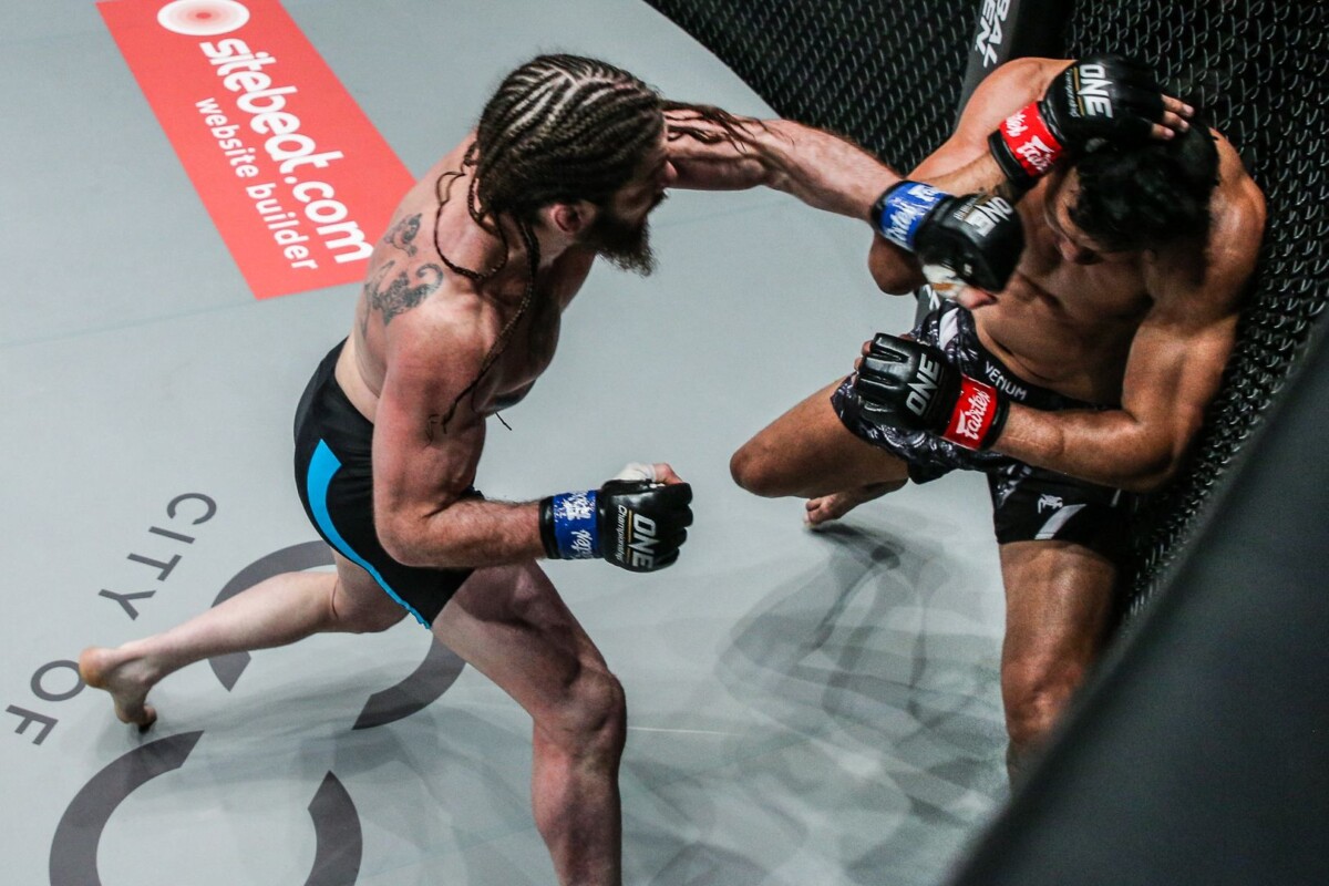 MMA fighter James Nakashima cracks Luis Santos