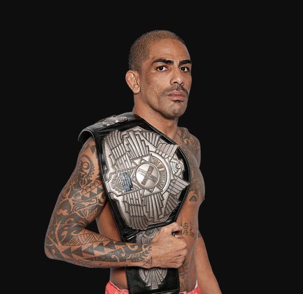 Rafael Silva hero 1200x1165 600x583
