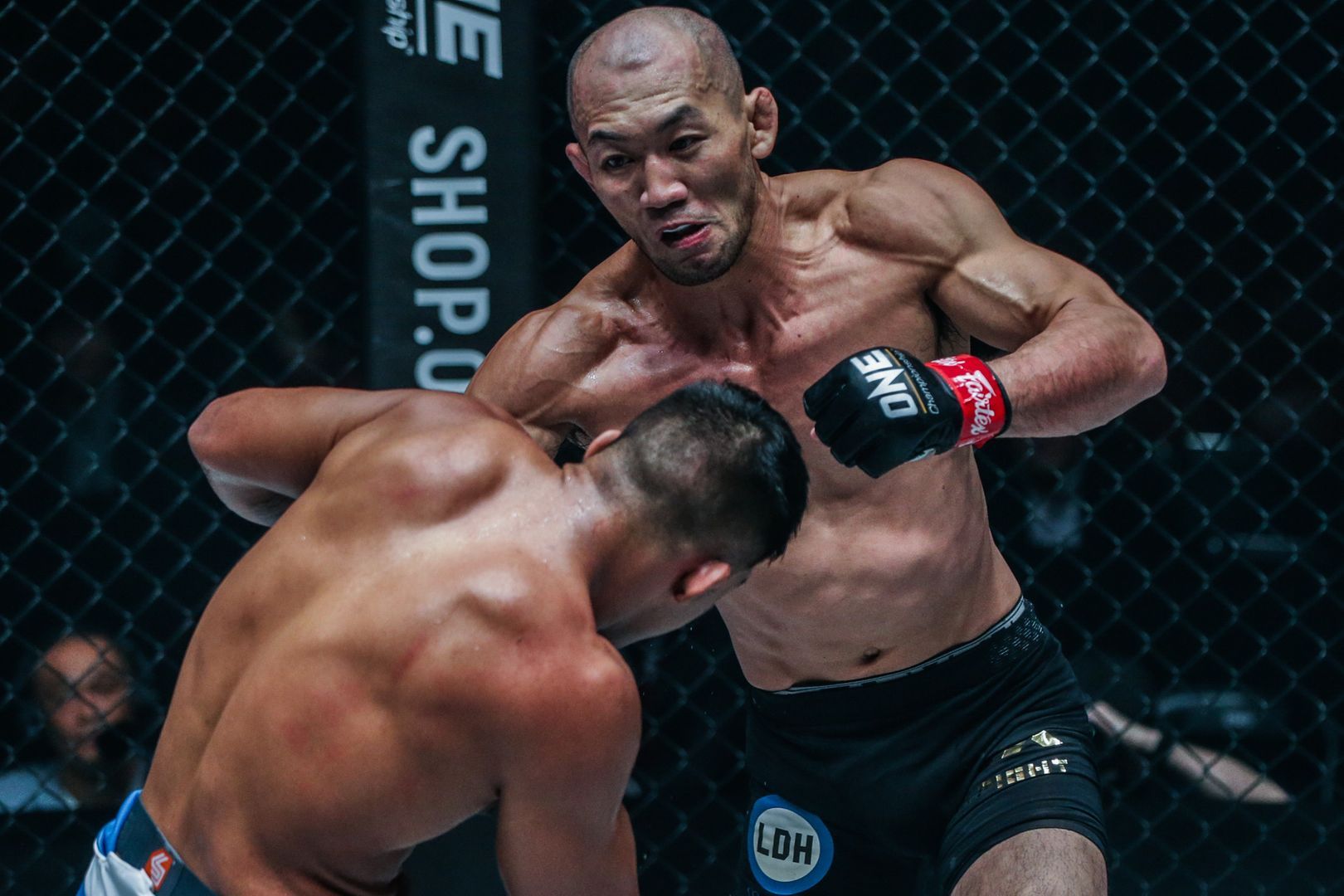 Yushin Okami defeats Agilan Thani at ONE CENTURY DC DUX_0673