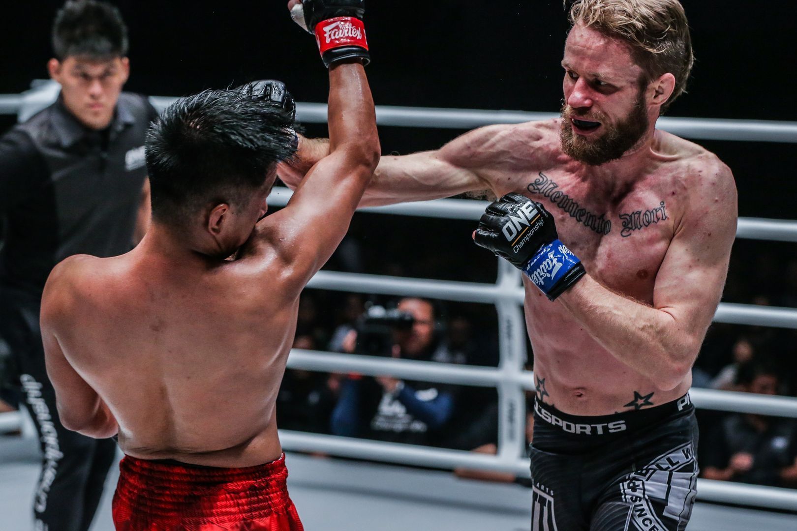 Geje Eustaquio defeats Toni Tauru at ONE MASTERS OF FATE DC DUX_1898