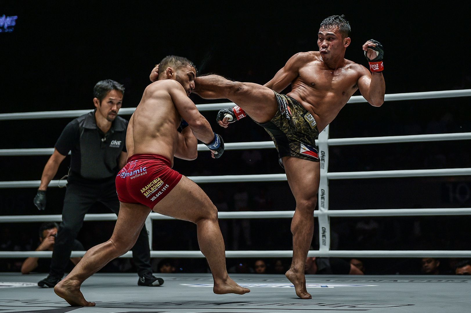 Robin Catalan defeats Gustavo Balart at ONE MASTERS OF FATE D4X_0708 5