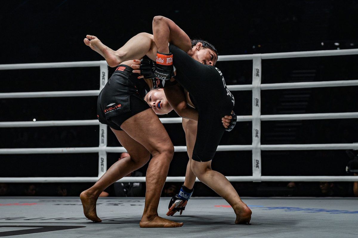 Ritu Phogat takes Nam Hee Kim down at ONE AGE OF DRAGONS