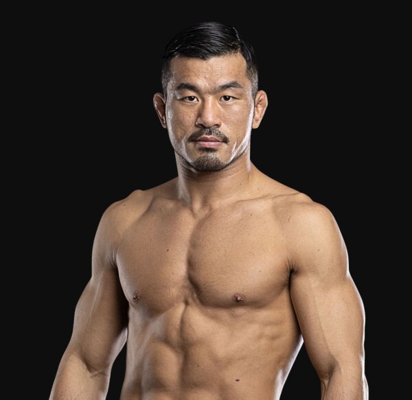 Bae_Myung_Ho hero 1200x1165 1 600x583