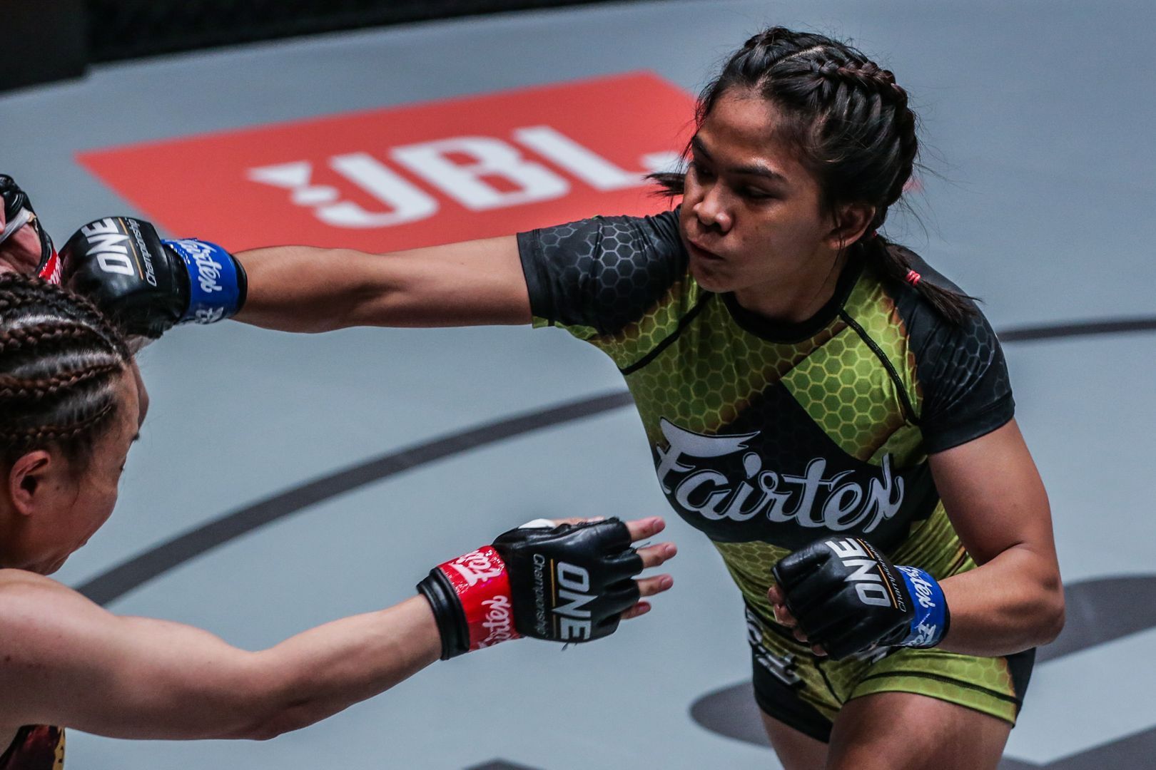 Denice Zamboanga defeats Mei Yamaguchi ONE KING OF THE JUNGLE DC DUX_0869