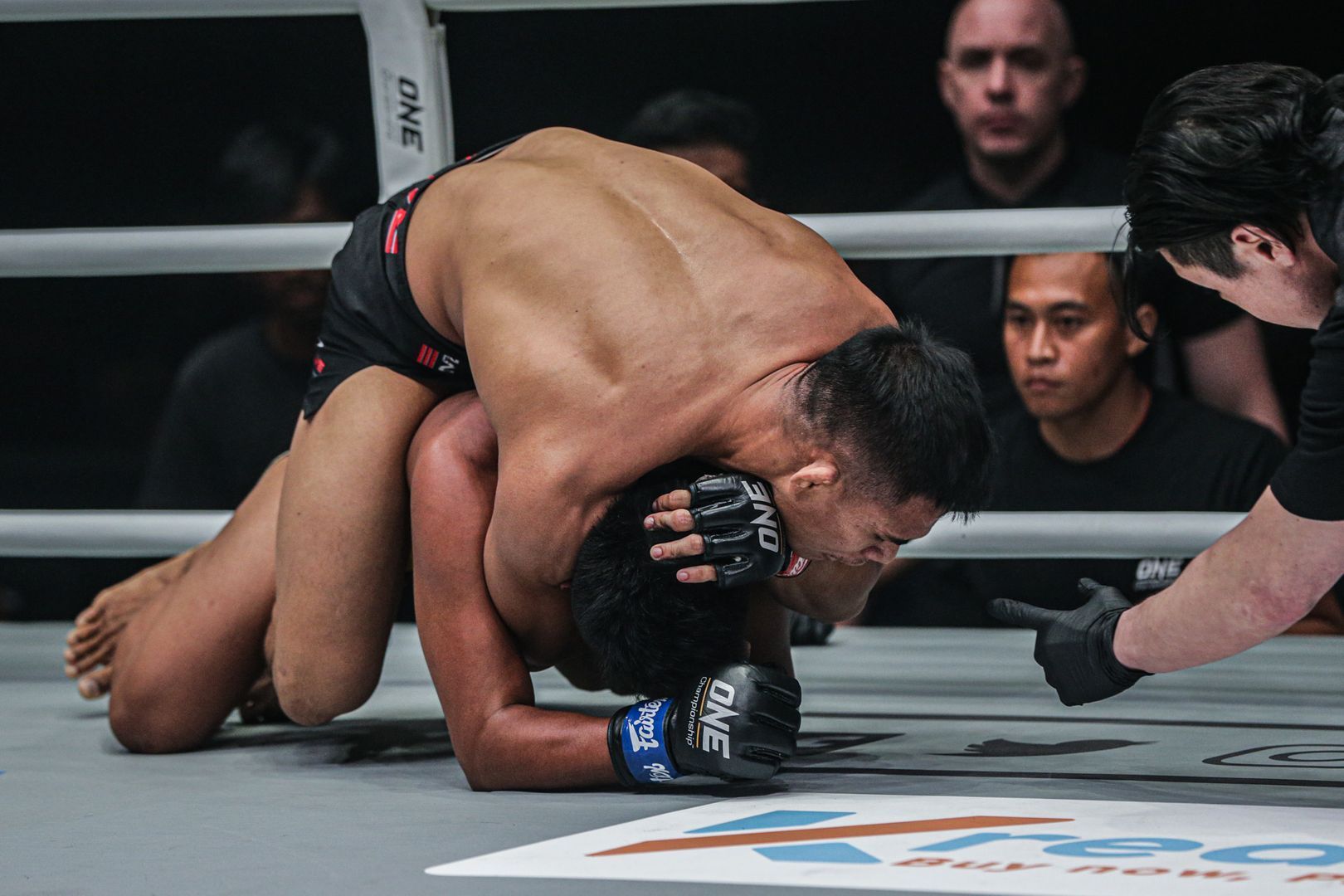 Eko Roni Saputra submits Khon Sichan ONE WARRIOR'S CODE