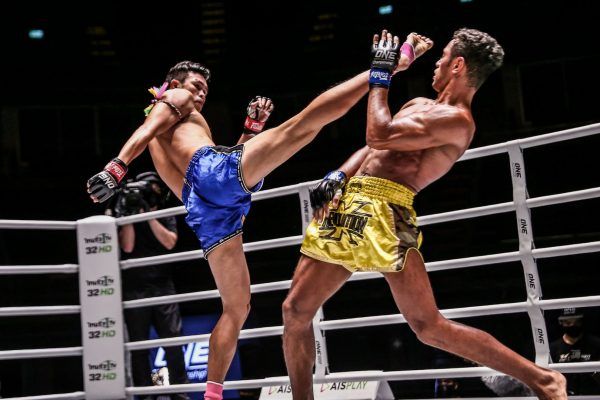 Felipe Lobo fights Yodpanomrung Jitmuangnon in Muay Thai action at ONE: A NEW BREED III